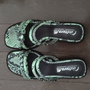 L'intervalle open toe shoes